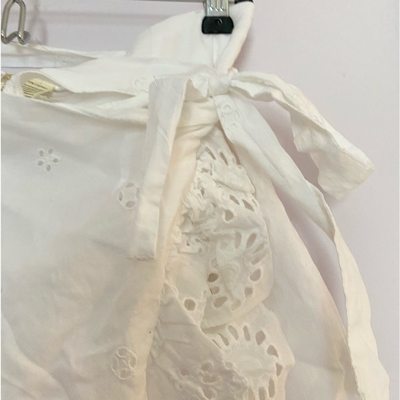 white mini skirt floral - Picture 4 of 4